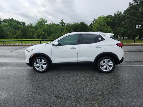 Used 2026 Buick Encore GX Preferred w/ Comfort Package FWD image 2