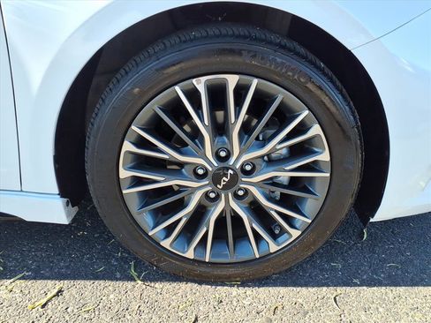 Used 2024 Kia Forte GT-Line w/ GT-Line Premium Package image 9