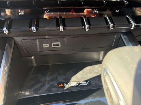 Used 2024 GMC Canyon AT4 w/ AT4 Premium Package image 20