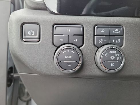 Used 2025 Chevrolet Silverado 2500 LT w/ Texas Edition AWD/4WD image 18