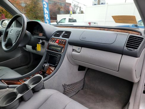 Used 2003 Mercedes-Benz CLK 320 Cabriolet image 20