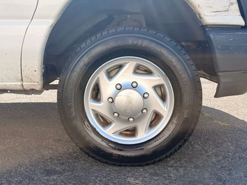 Used 2009 Ford E-150 and Econoline 150 RWD image 19
