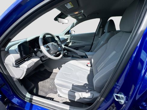 Used 2023 Hyundai Elantra SEL FWD image 20