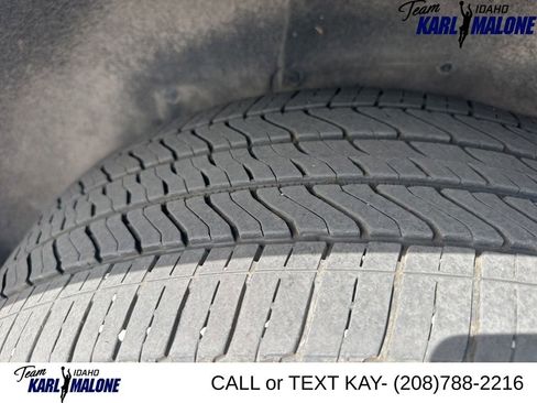 Used 2025 GMC Yukon XL Denali AWD/4WD image 6