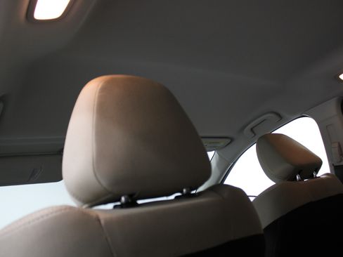 Used 2023 Subaru Ascent Premium w/ Convenience Package image 20