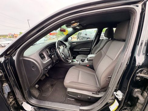 Used 2020 Dodge Charger SXT RWD image 17
