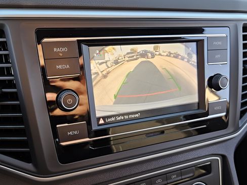 Used 2021 Volkswagen Atlas Cross Sport S image 21