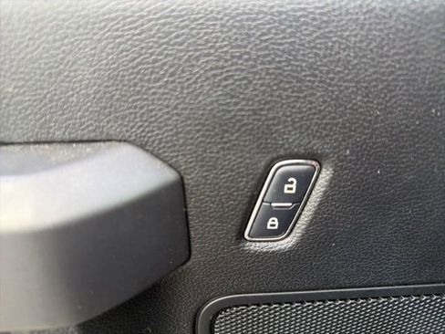Used 2018 Ford F150 XLT w/ Equipment Group 301A Mid RWD image 14