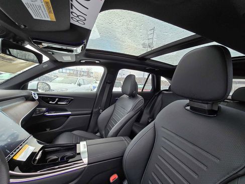 Used 2025 Mercedes-Benz GLC 350e 4MATIC image 26