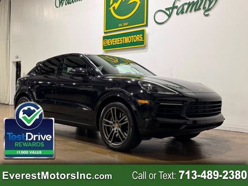 Used 2022 Porsche Cayenne Coupe AWD/4WD image 1