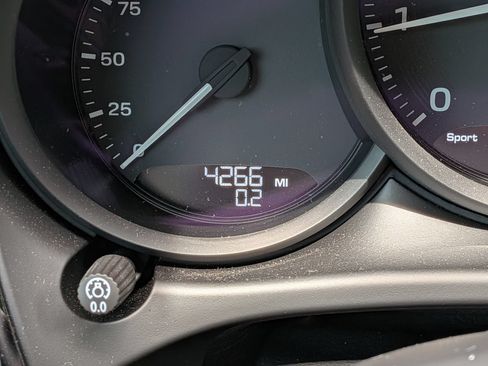 Certified 2026 Porsche Macan AWD/4WD image 11