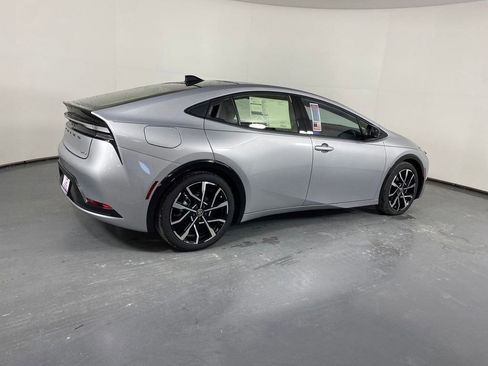 New 2026 Toyota Prius Plug-In Hybrid image 4