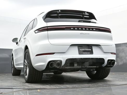 New 2025 Porsche Cayenne image 34