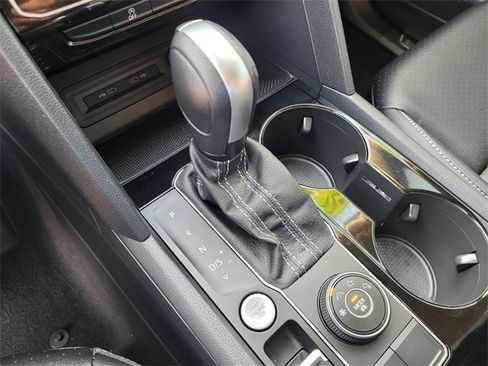 Used 2022 Volkswagen Atlas SEL R-Line image 18