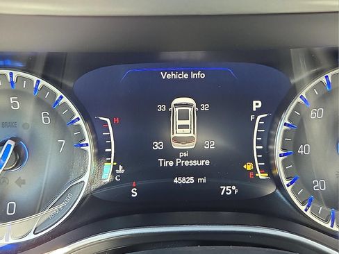 Used 2025 Chrysler Pacifica Select FWD image 23