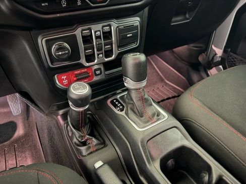 Used 2018 Jeep Wrangler Unlimited Rubicon AWD/4WD image 25