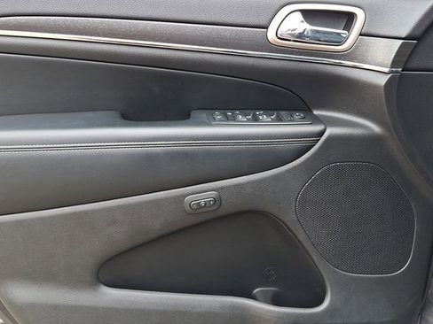 Used 2017 Jeep Grand Cherokee Limited image 14