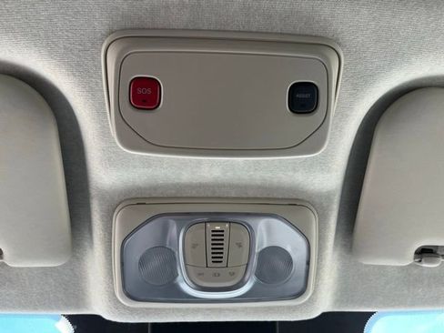 Used 2025 RAM ProMaster 2500 w/ Convenience Group image 19