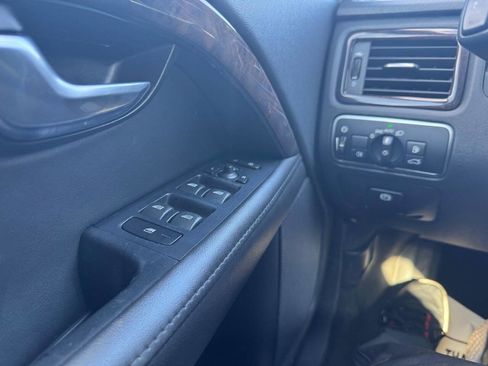 Used 2015 Volvo XC70 T6 image 33