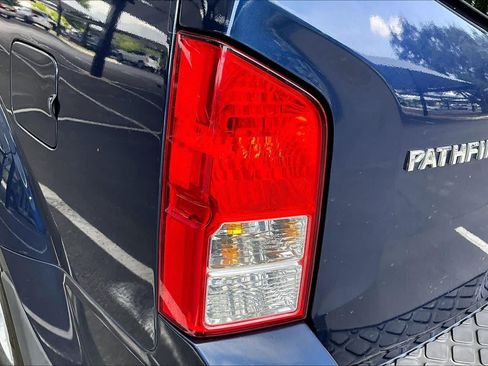 Used 2012 Nissan Pathfinder SV RWD image 28