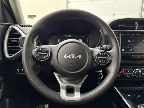 Used 2024 Kia Soul LX w/ Option Group 015 FWD image 16