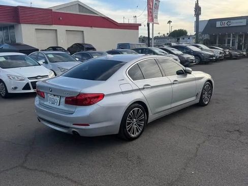 Used 2019 BMW 530e w/ Convenience Package RWD image 4