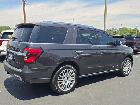 Used 2022 Ford Expedition Platinum AWD/4WD image 3