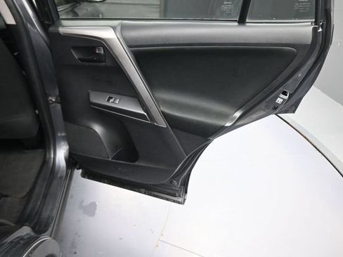 Used 2016 Toyota RAV4 LE FWD image 15