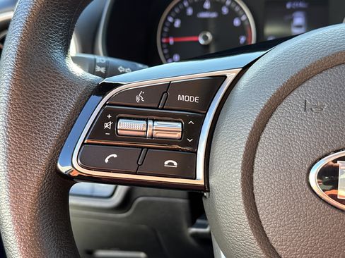 Used 2020 Kia Forte LXS image 29