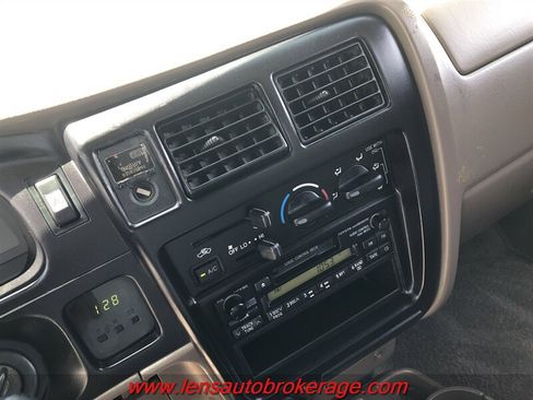 Used 1999 Toyota Tacoma 2WD Xtracab w/ SR5 Pkg image 14