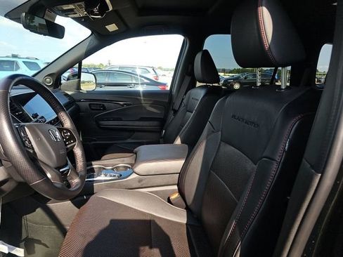 Used 2024 Honda Passport Black Edition image 3