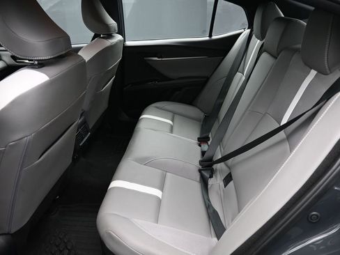 Used 2025 Toyota Camry XSE FWD image 12