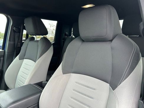 Used 2025 Toyota Tacoma TRD Sport w/ TRD Sport Upgrade Package image 17