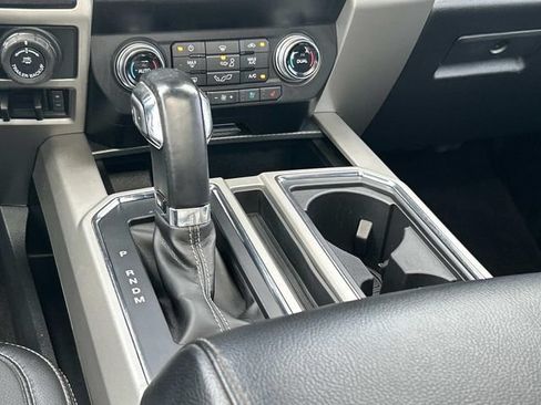 Used 2019 Ford F150 Lariat w/ Equipment Group 502A Luxury AWD/4WD image 17