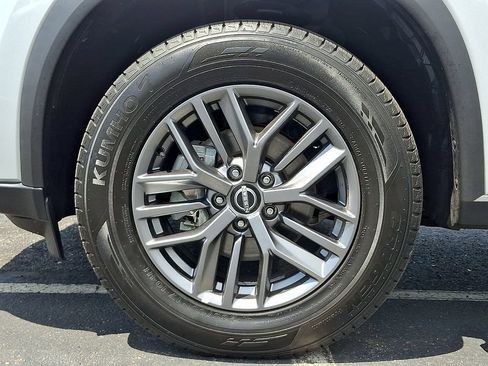 Used 2024 Nissan Rogue S AWD/4WD image 8