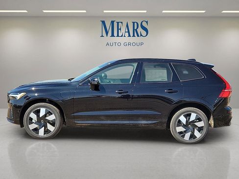 New 2025 Volvo XC60 T8 Plus w/ Climate Package image 3