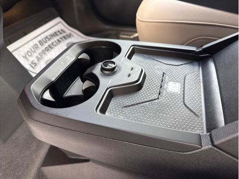 Used 2023 BMW iX xDrive50 w/ Sport Package image 21