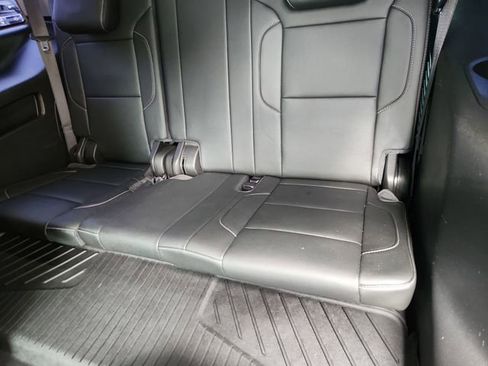 Used 2020 Chevrolet Tahoe LT w/ Luxury Package RWD image 35