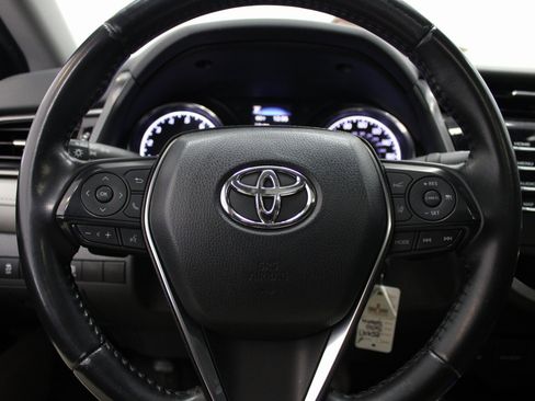 Used 2020 Toyota Camry SE image 34
