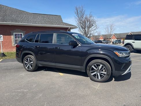 Used 2023 Volkswagen Atlas SE image 3