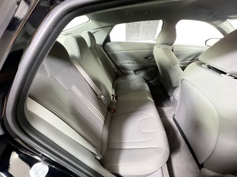 Used 2023 Hyundai Elantra SEL w/ Convenience Package FWD image 25