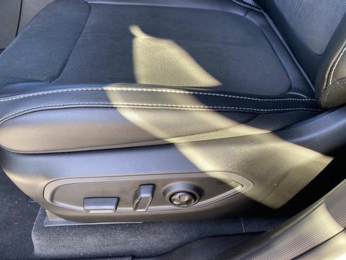 New 2025 Jeep Grand Cherokee Laredo image 11