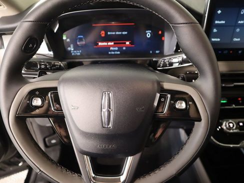 New 2026 Lincoln Corsair Premiere image 3