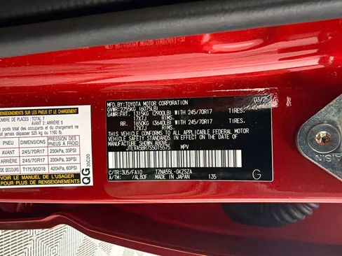 Used 2025 Toyota 4Runner SR5 image 32