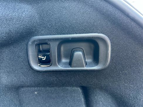 Used 2022 Mercedes-Benz C 300 4MATIC Sedan image 14