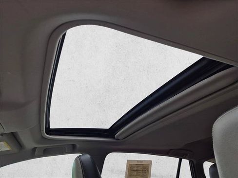 Used 2015 Toyota RAV4 XLE FWD image 17