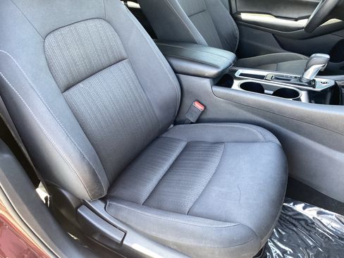 Used 2024 Nissan Altima 2.5 SV FWD image 10