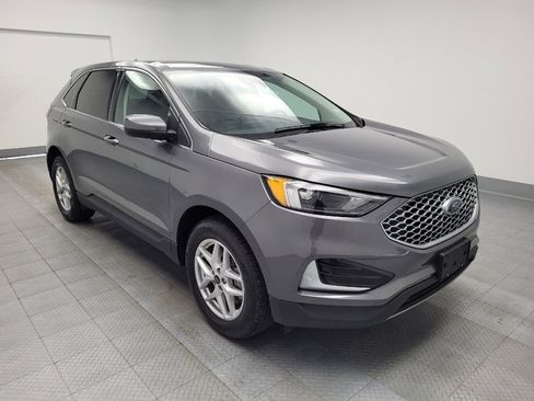 Used 2023 Ford Edge SEL image 13