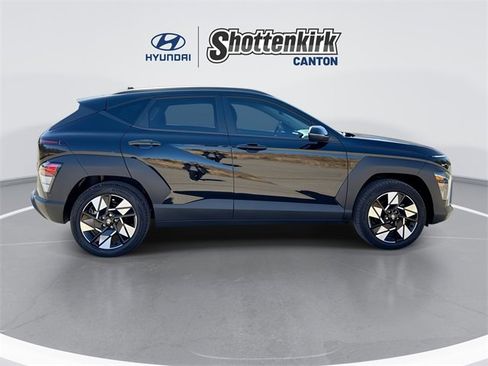 Used 2025 Hyundai Kona SEL image 9