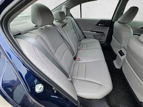Used 2017 Honda Accord EX-L image 19